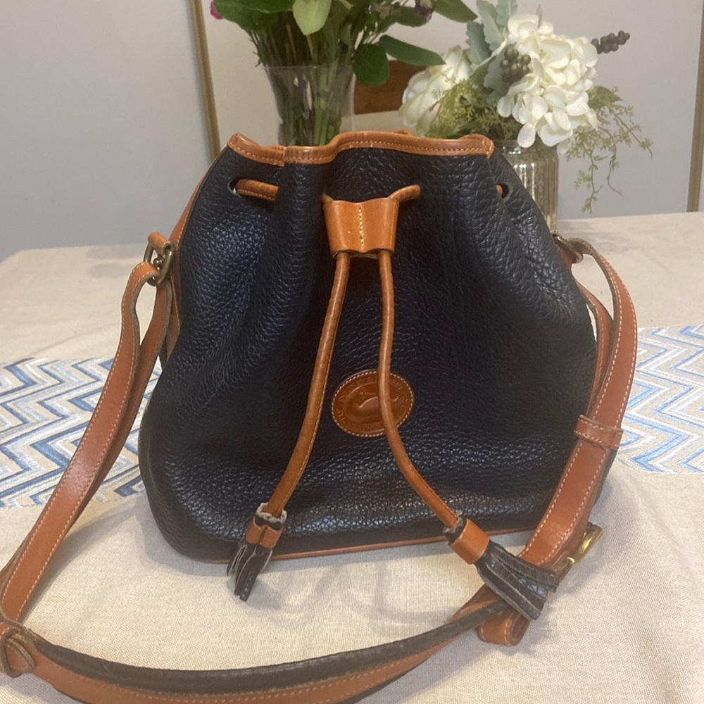Dooney & Bourke 80's Vintage black leather bag